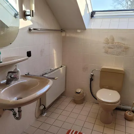 Monteur- Und Gastezimmer Am Rhein
